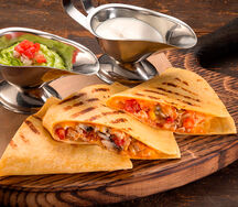 Кесадилья с курицей