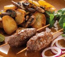 Жареная картошка с грибами и люля из ягненка