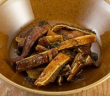 Острые копченые свиные уши