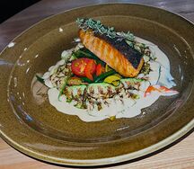 Семга на овощной подушке