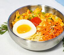 Удон с цыпленком гунбао