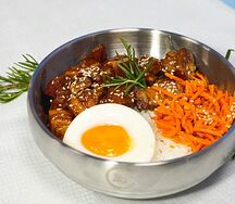 Рис со свининой хуншао