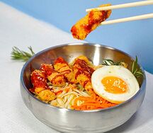 Удон со свининой в кисло-сладком соусе