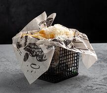 Картофель фри с трюфельным маслом и пармезаном