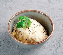 Картофельное пюре с трюфельным маслом и пармезаном