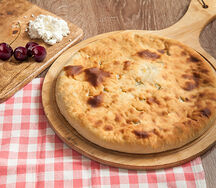 Осетинский пирог с творогом и вишней