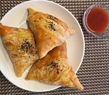 Самса слоёная с курицей