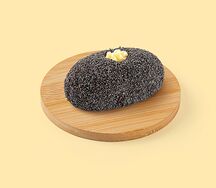 Пирожное Картошка Маковое с брусникой