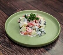 Овощной салат со сметаной