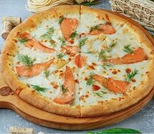 Пицца Форель со сливочным соусом