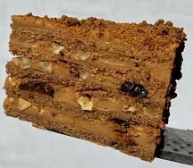 Рыжик с черносливом и грецким орехом