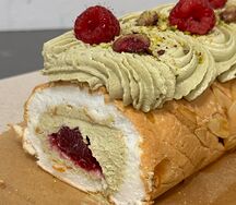 Меренговый рулет Фисташка-малина