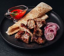 Шашлык из cвинoй шеи