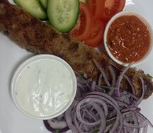 Люля-кебаб говяжий с гарниром