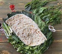 Кутаб с зеленью и сыром