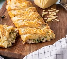 Штрудель с курицей и сыром