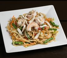 Лапша с морепродуктами в соусе терияки