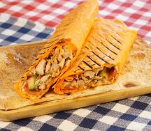 Шаурма в сырном лаваше