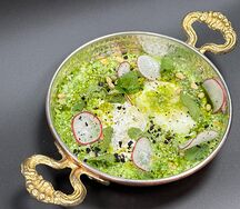 Шакшука зеленая со шпинатом
