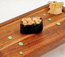 Гункан с мидиями спайси