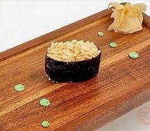 Гункан с крабом спайси