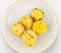 Картофель мини, запеченный с травами