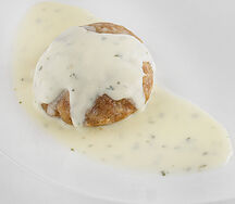 Биточек в сливочном соусе