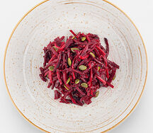 Свекла в остром маринаде с тыквенными семечками