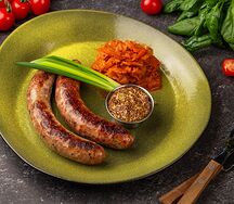 Колбаски испанские с гарниром