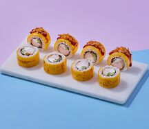 Опаленный ролл «Курица в чеддере»