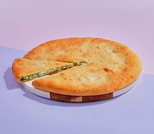 Осетинский пирог 30 см со шпинатом и сыром