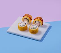 Опаленный ролл «Курица в чеддере» 1/2