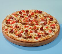 Пицца «Мясная острая» на тонком тесте 30 см