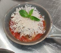 Баклажан пармиджано с сыром Страчателла и томатам