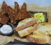 Домашний Хлеб с маслом и шпиком