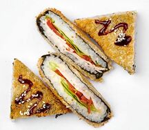 Сэндвич с курицей и овощами