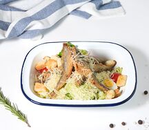 Цезарь с жареной корюшкой