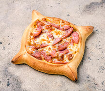 Хачапури Джари с баварскими колбасками