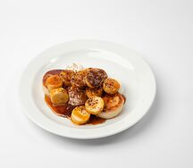 Сырники с бананом и соленой карамелью