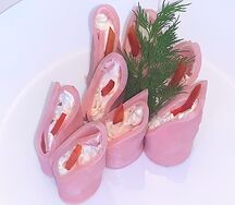 Рулетики из ветчины с творожным сыром