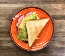 Сэндвич с ветчиной и сыром