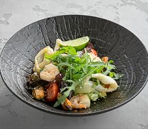 Салат с морепродуктами