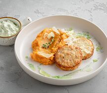 Котлеты из индейки с морковно-имбирным пюре и соусом ремулад