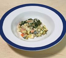 Салат Оливье с куриной грудкой 