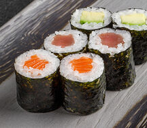 Ролл с лососем