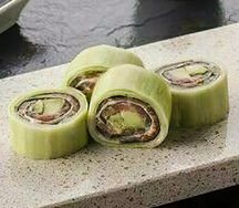 Фирменный ролл с тунцом