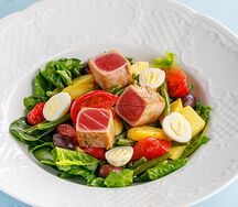 Салат с тунцом