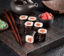 Фуд Сяке ролл