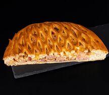 Пирог с ветчиной и сыром (половинка)