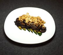 Свинина с грибами шиитаке